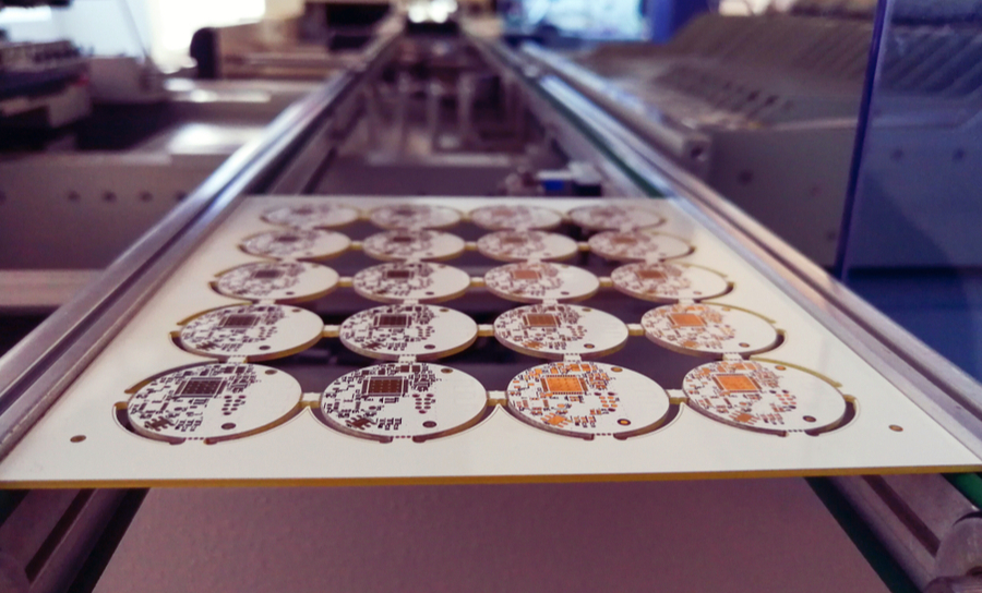 anel con varios PCB y marcas de referencia (Fuente: Altium)