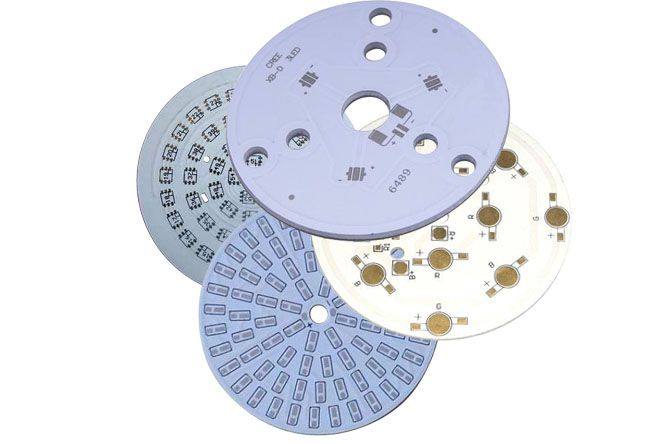 Quelques exemples de circuits imprimés à base d’aluminium.