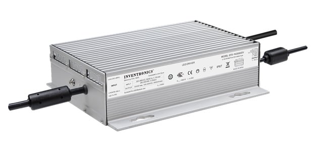 Un transformateur LED EFD-1K2SxxxDV 1,2 kW de chez Inventronics pèse 6,6 kg